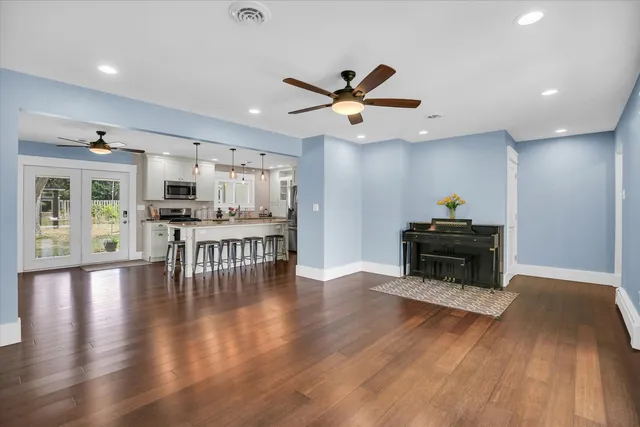 $400,000 | 303 West Evergreen Drive, St. Joseph, IL 61873