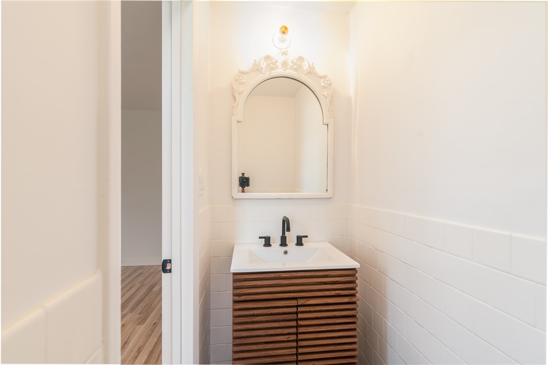 9 Christian Hill Road Westerly, RI 02891 - Photo 16 of 33 Bath 1st floor