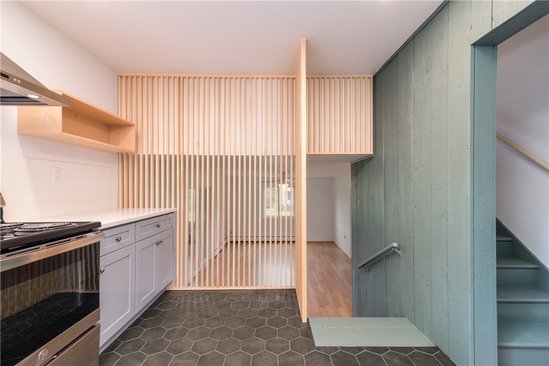 9 Christian Hill Road Westerly, RI 02891 - Photo 5 of 33