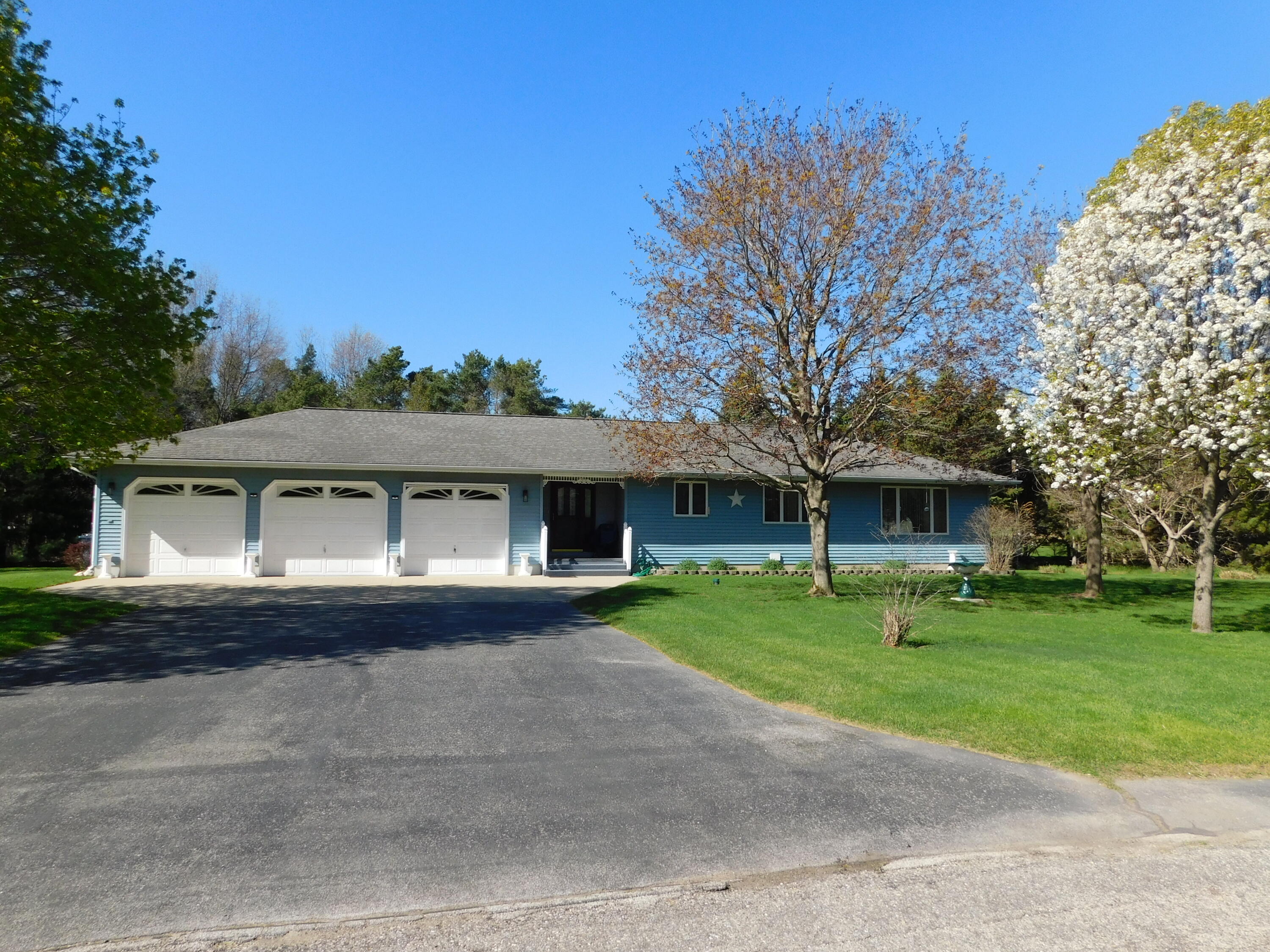1576 Anthony Road Manistee, MI 49660 - Photo 1 of 34 DSCN1660
