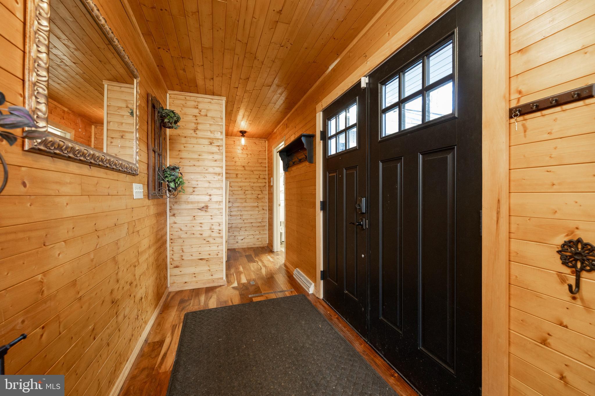 151 Bollinger Road Elverson, PA 19520 - Photo 4 of 37 Foyer