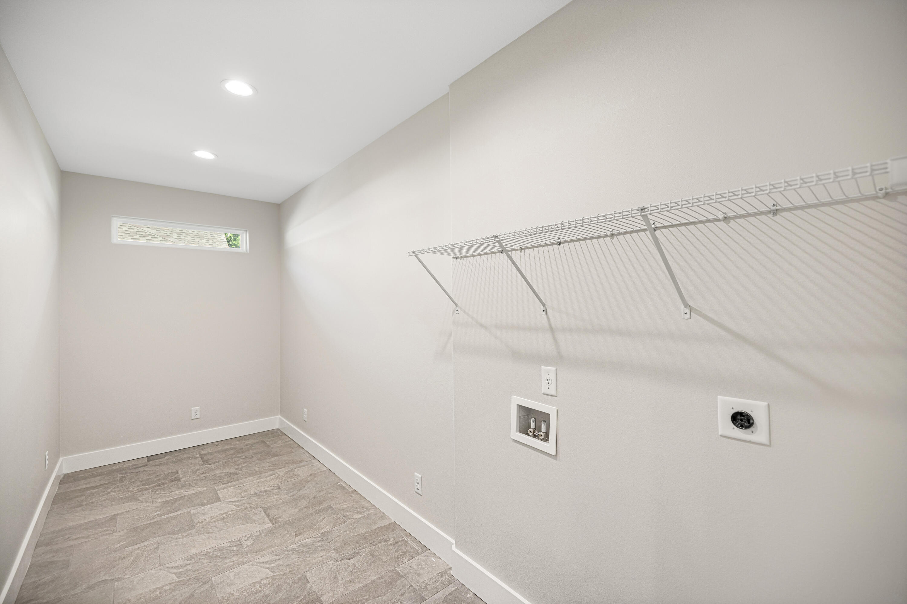 109 Spruce Street Freeport, FL 32439 - Photo 22 of 31 Laundry Room