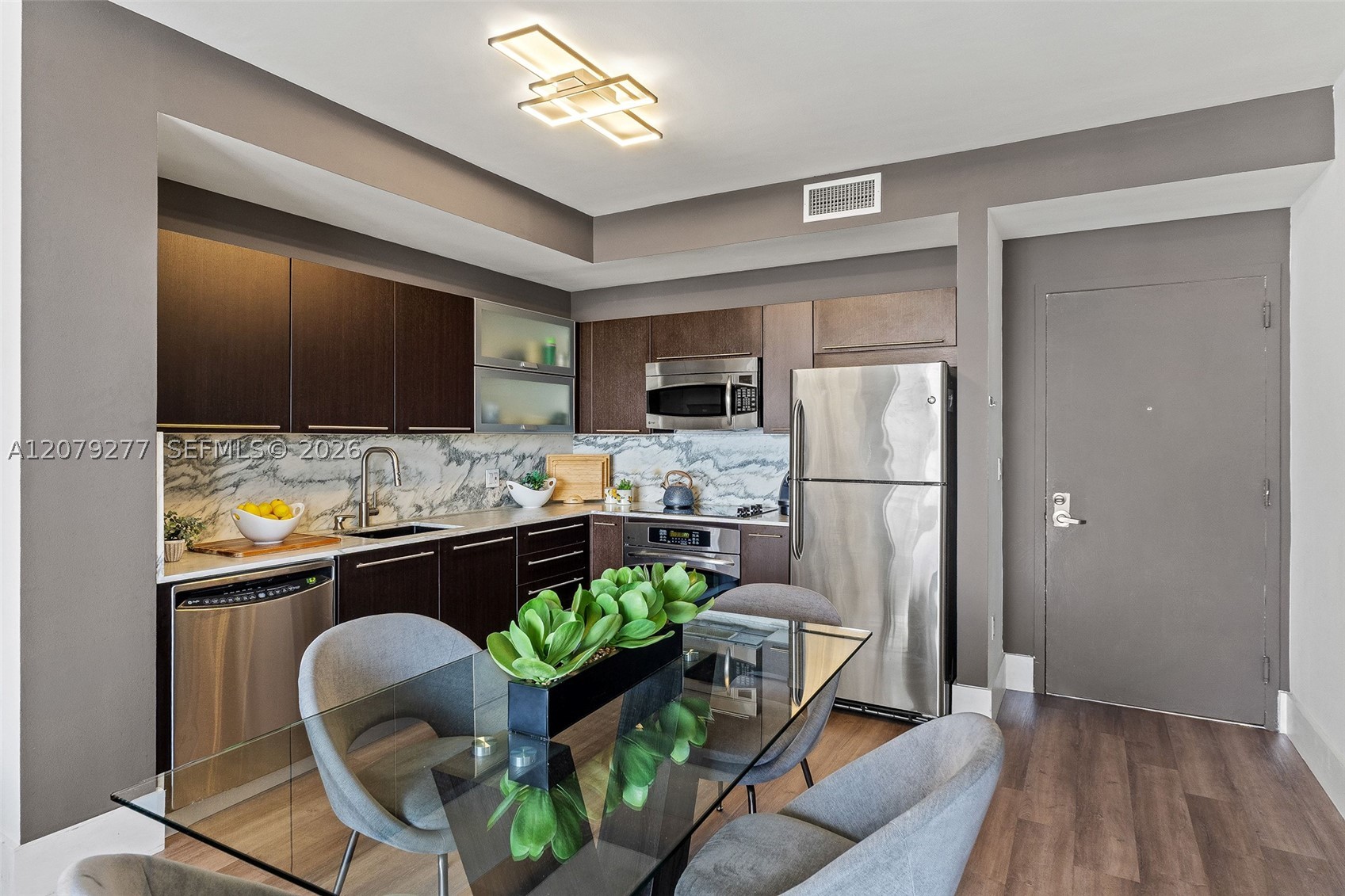 90 Southwest 3rd Street, Unit 1506 Miami, FL 33130 - Photo 5 of 53 Gallery Image 5