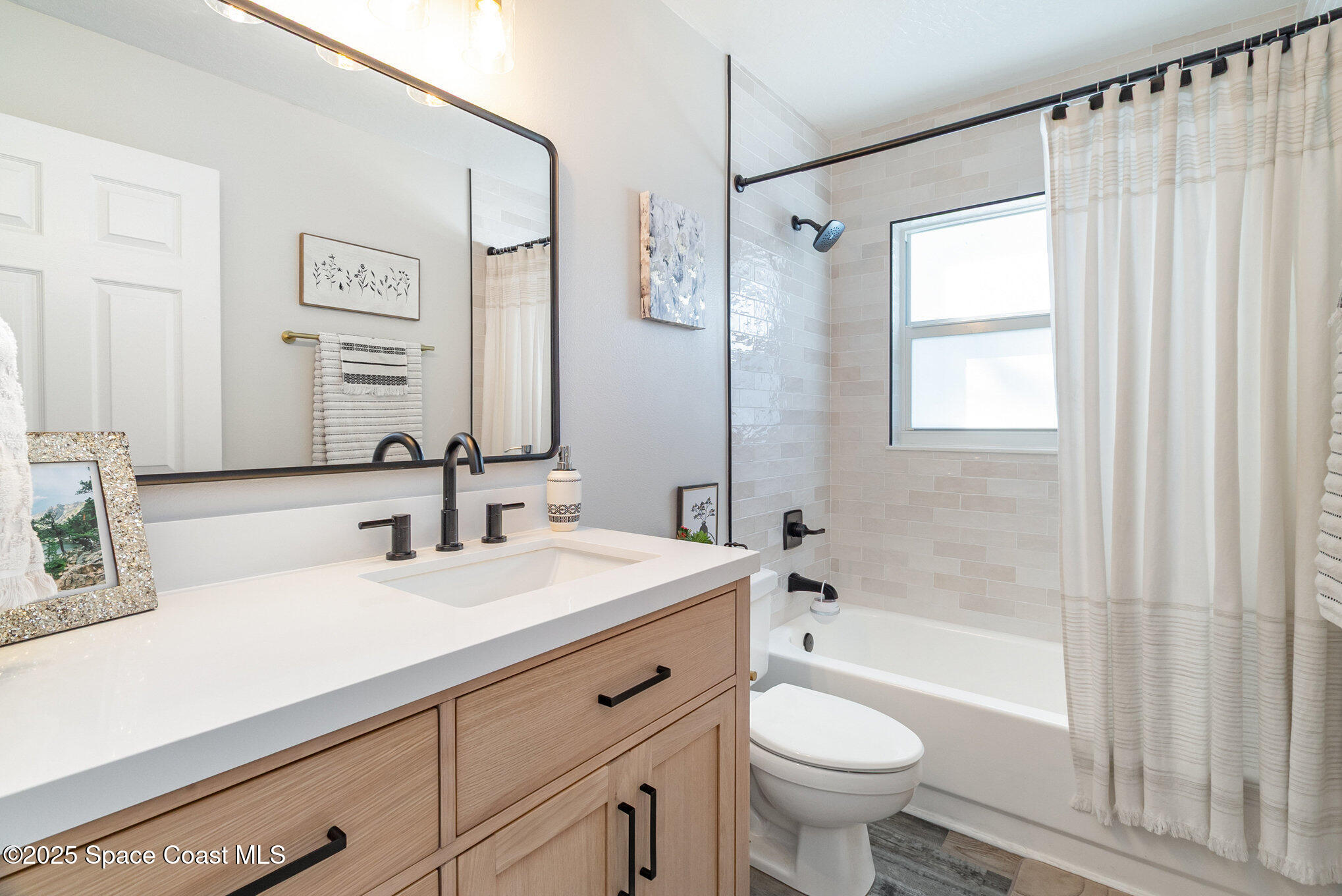 1170 Meadowbrook Road Northeast Palm Bay, FL 32905 - Photo 18 of 25 Guest Bathroom
