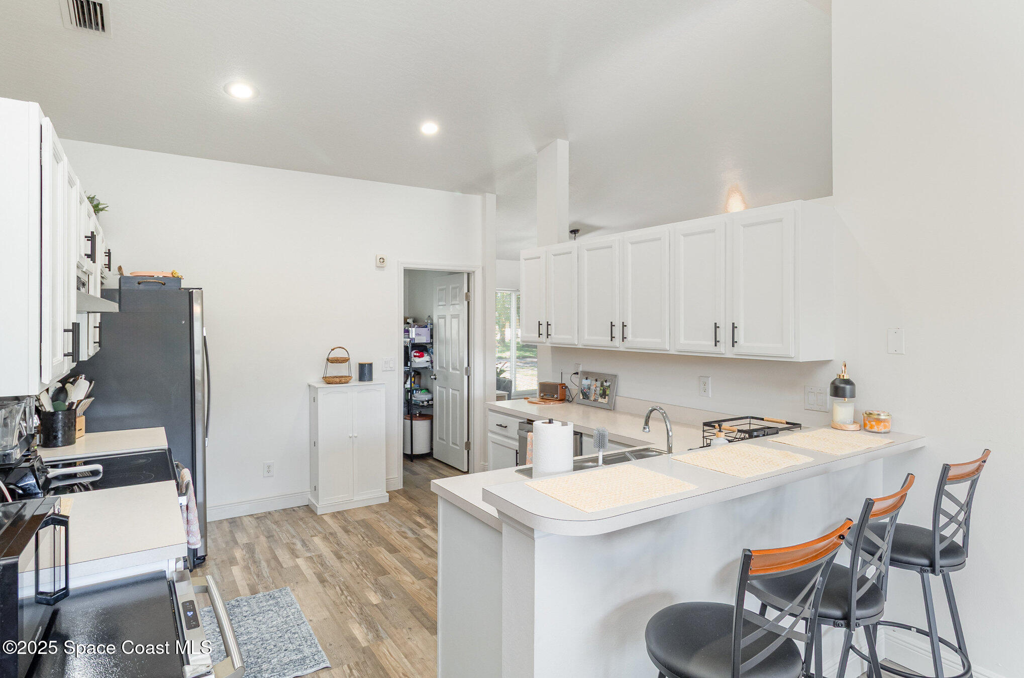 1170 Meadowbrook Road Northeast Palm Bay, FL 32905 - Photo 10 of 25 Kitchen