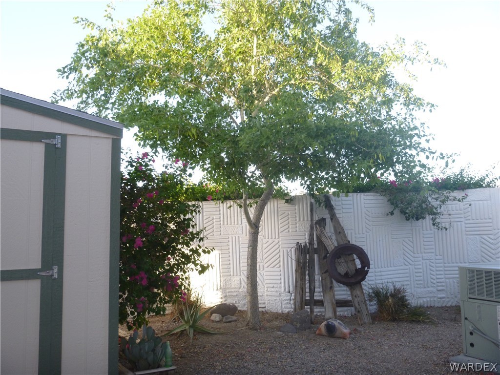 2000 South Ramar Road, Unit 688 Bullhead City, AZ 86442 - Photo 4 of 20 a view of backyard space