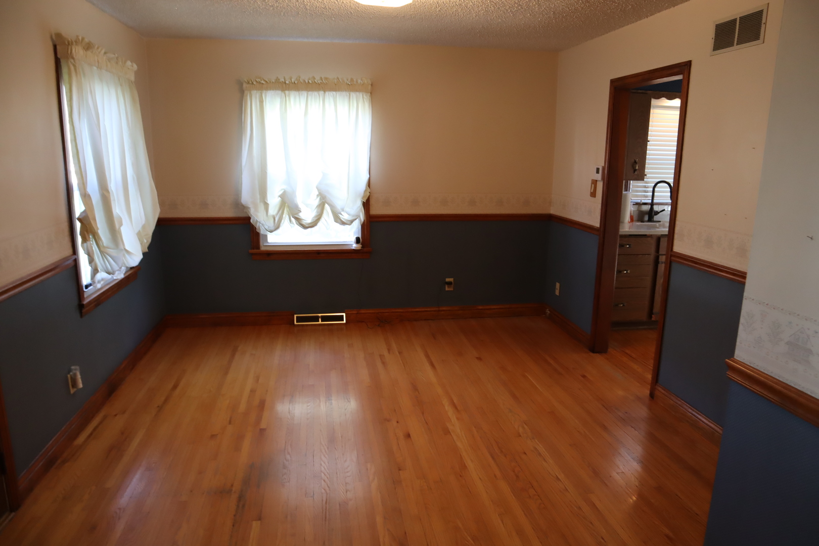 415 Whitver Street Walnut, IL 61376 - Photo 8 of 15 Gallery Image 8
