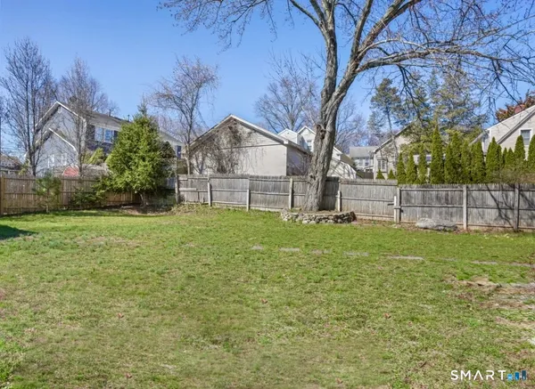 $4,200 | 709 Tunxis Hill Road, Fairfield, CT 06825