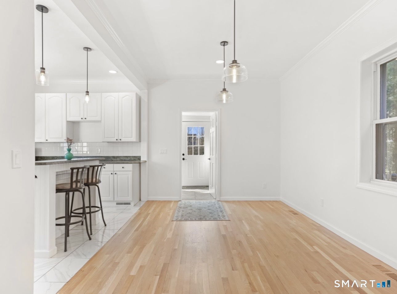 709 Tunxis Hill Road Fairfield, CT 06825 - Photo 6 of 31 Kitchen/Dining Room
