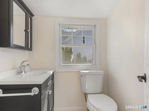 $4,200 | 709 Tunxis Hill Road, Fairfield, CT 06825