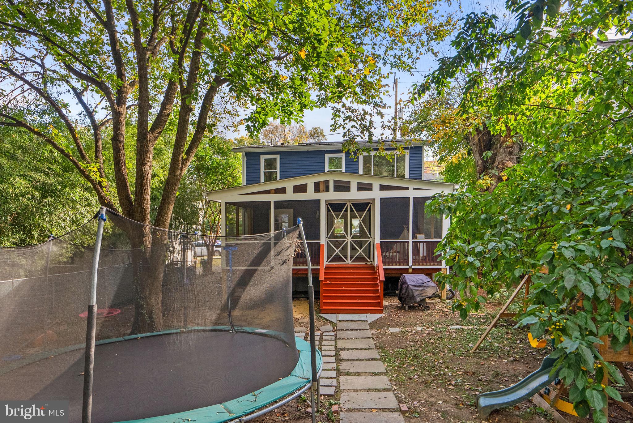 725 Silver Spring Avenue Silver Spring, MD 20910 - Photo 33 of 41 a view of a house with backyard