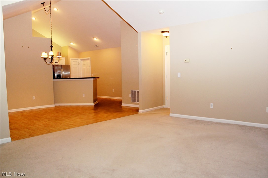 9151 Springfield Road, Unit 301 Youngstown, OH 44514 - Photo 6 of 30 Gallery Image 6