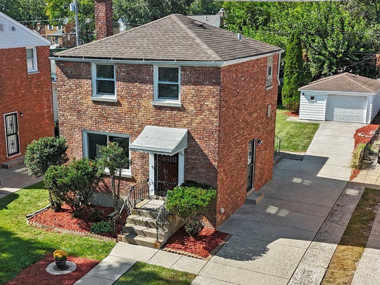 302 Rice Avenue Bellwood, IL 60104 - Photo 3 of 30 Gallery Image 3