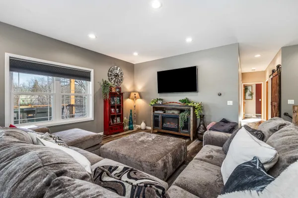 $590,000 | 12481 Bluebird Lane, Darlington, WI 53530