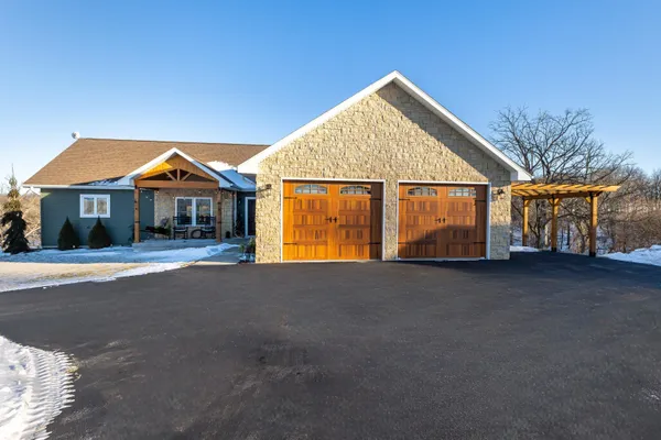 $590,000 | 12481 Bluebird Lane, Darlington, WI 53530