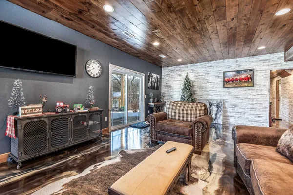 $590,000 | 12481 Bluebird Lane, Darlington, WI 53530