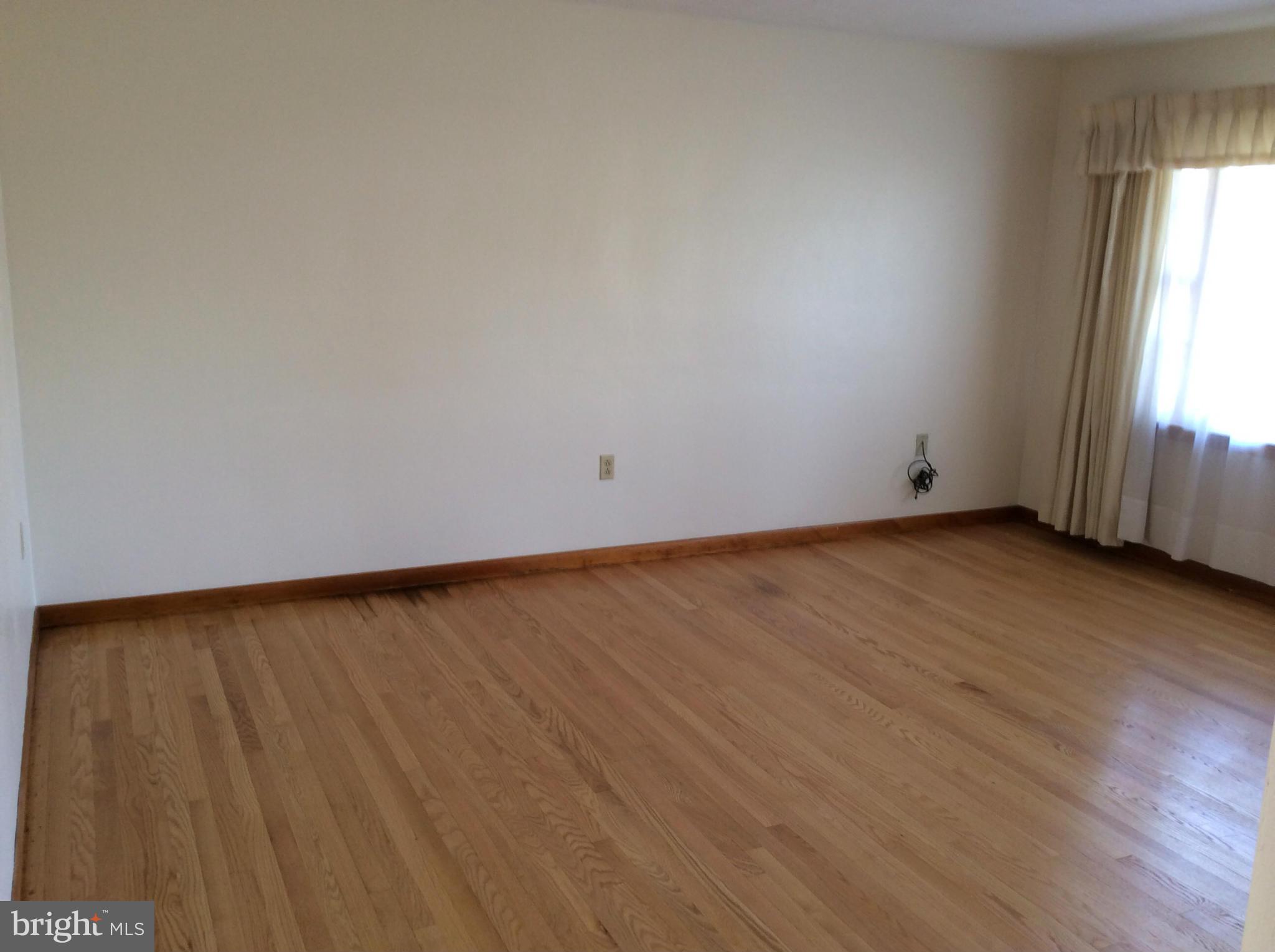 2901 Papermill Road Winchester, VA 22601 - Photo 8 of 14 Living Room