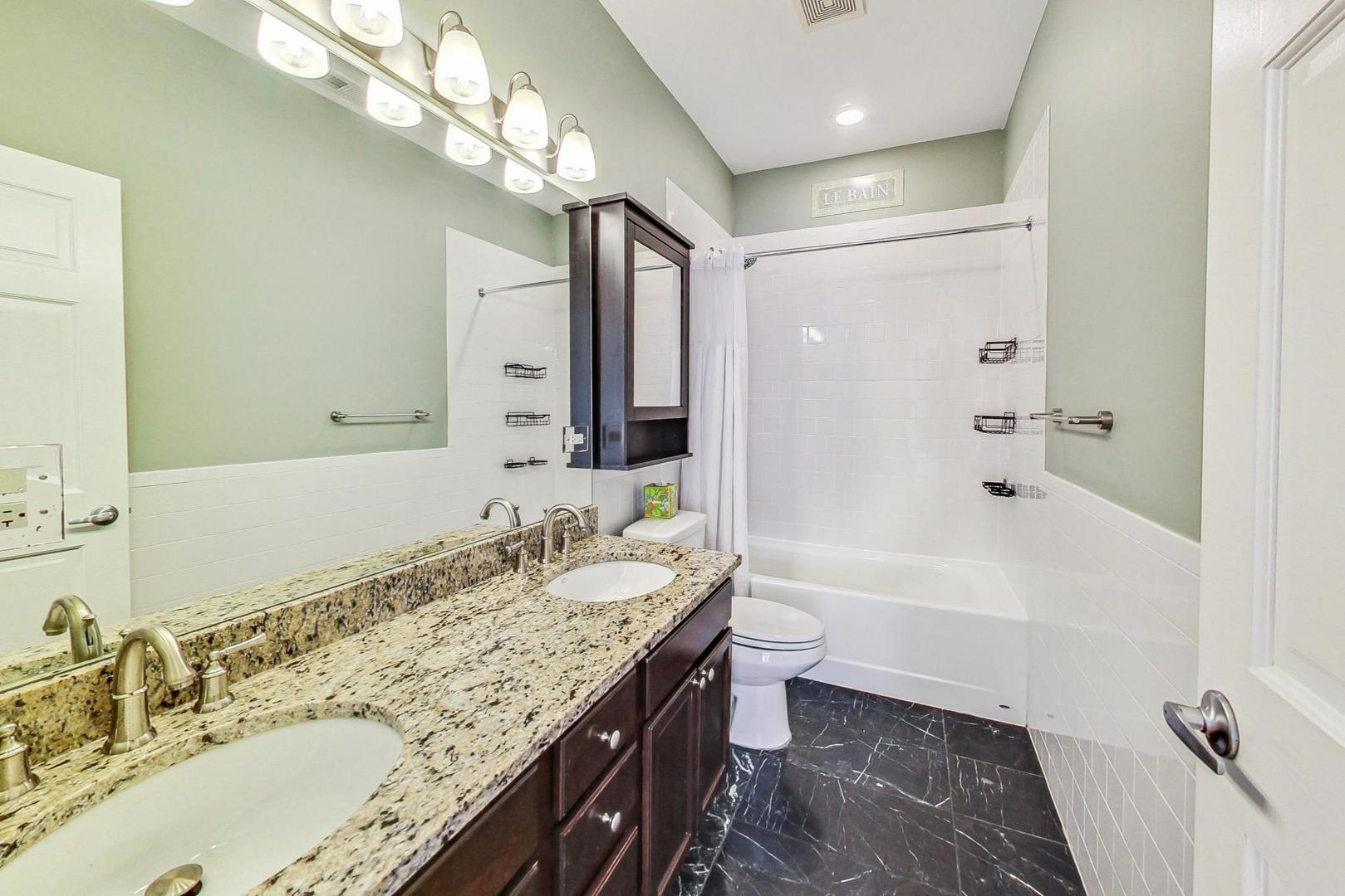 843 Ridge Avenue, Unit 3 Evanston, IL 60202 - Photo 14 of 24 Gallery Image 14