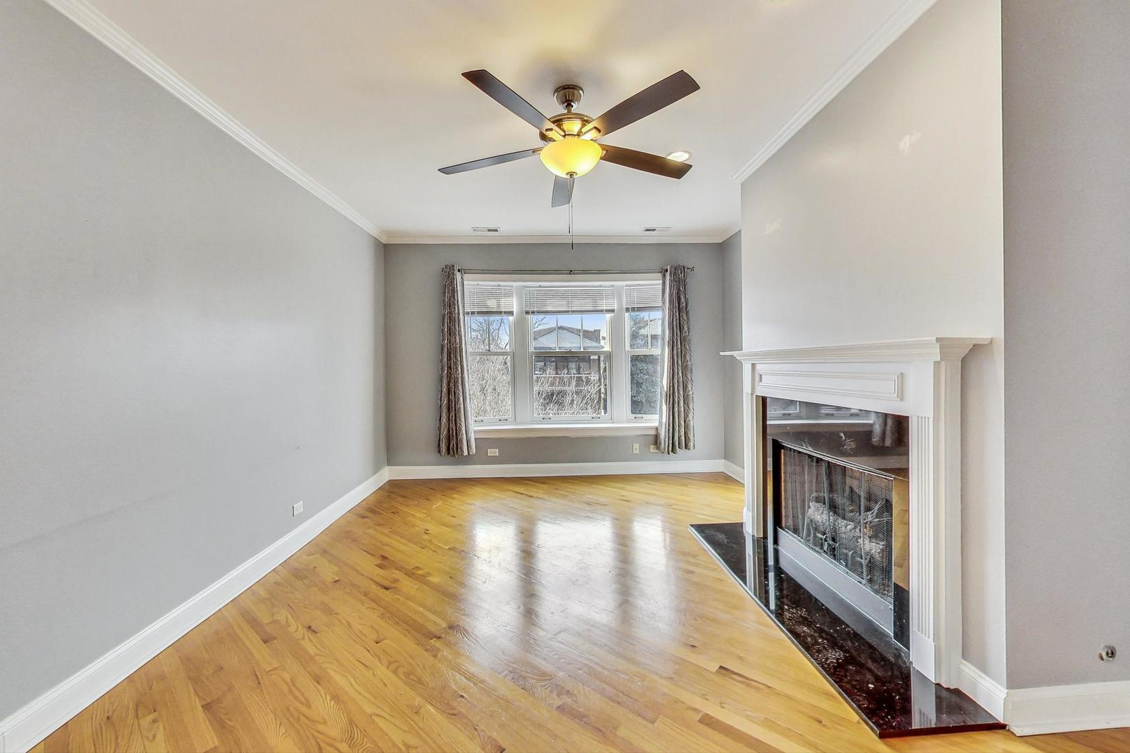 843 Ridge Avenue, Unit 3 Evanston, IL 60202 - Photo 3 of 24 Gallery Image 3