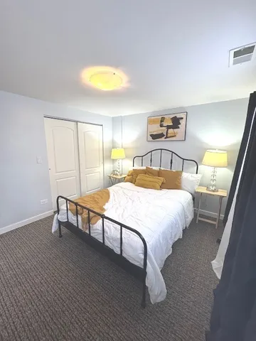 $210,000 | 3039 West Belle Plaine Avenue, Unit GU2, Chicago, IL 60618