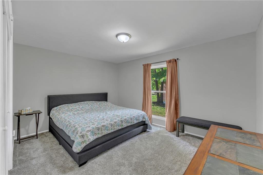 4212 Southwest 28th Terrace Topeka, KS 66614 - Photo 21 of 37