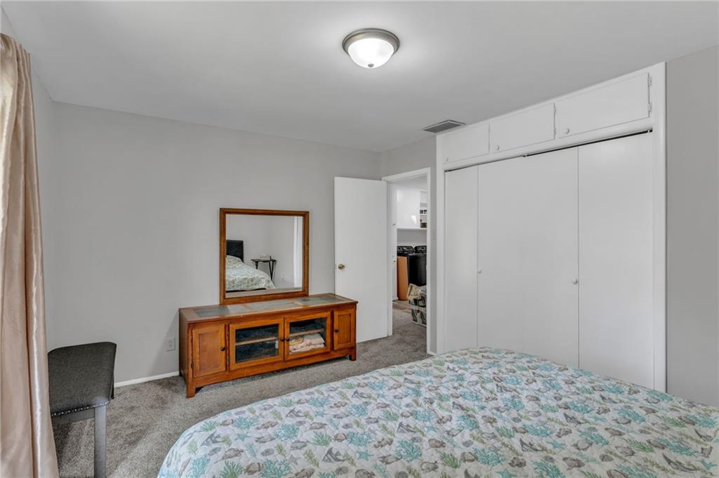 4212 Southwest 28th Terrace Topeka, KS 66614 - Photo 22 of 37