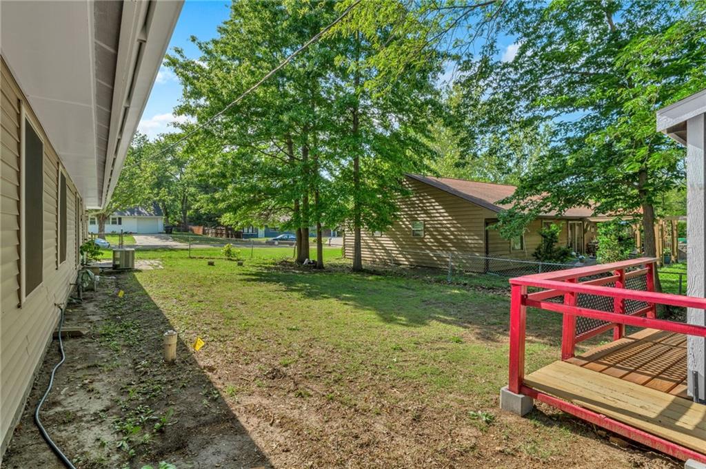 4212 Southwest 28th Terrace Topeka, KS 66614 - Photo 35 of 37