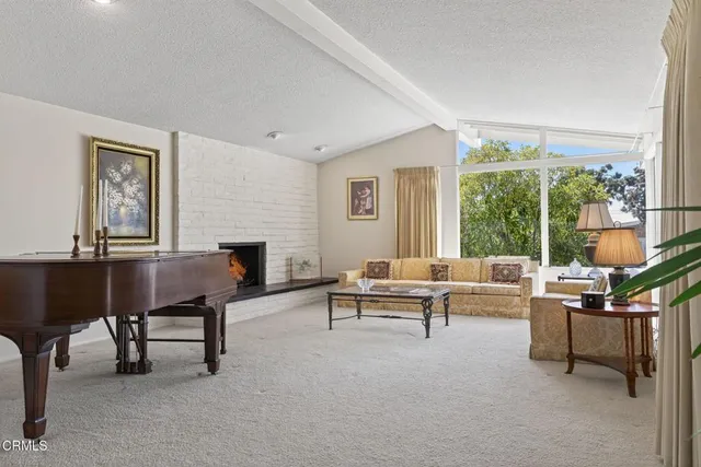 $1,695,000 | 262 Crestwood Avenue, Ventura, CA 93003