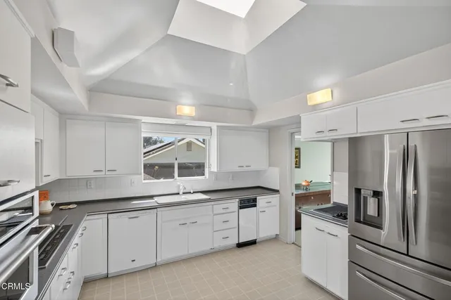 $1,695,000 | 262 Crestwood Avenue, Ventura, CA 93003