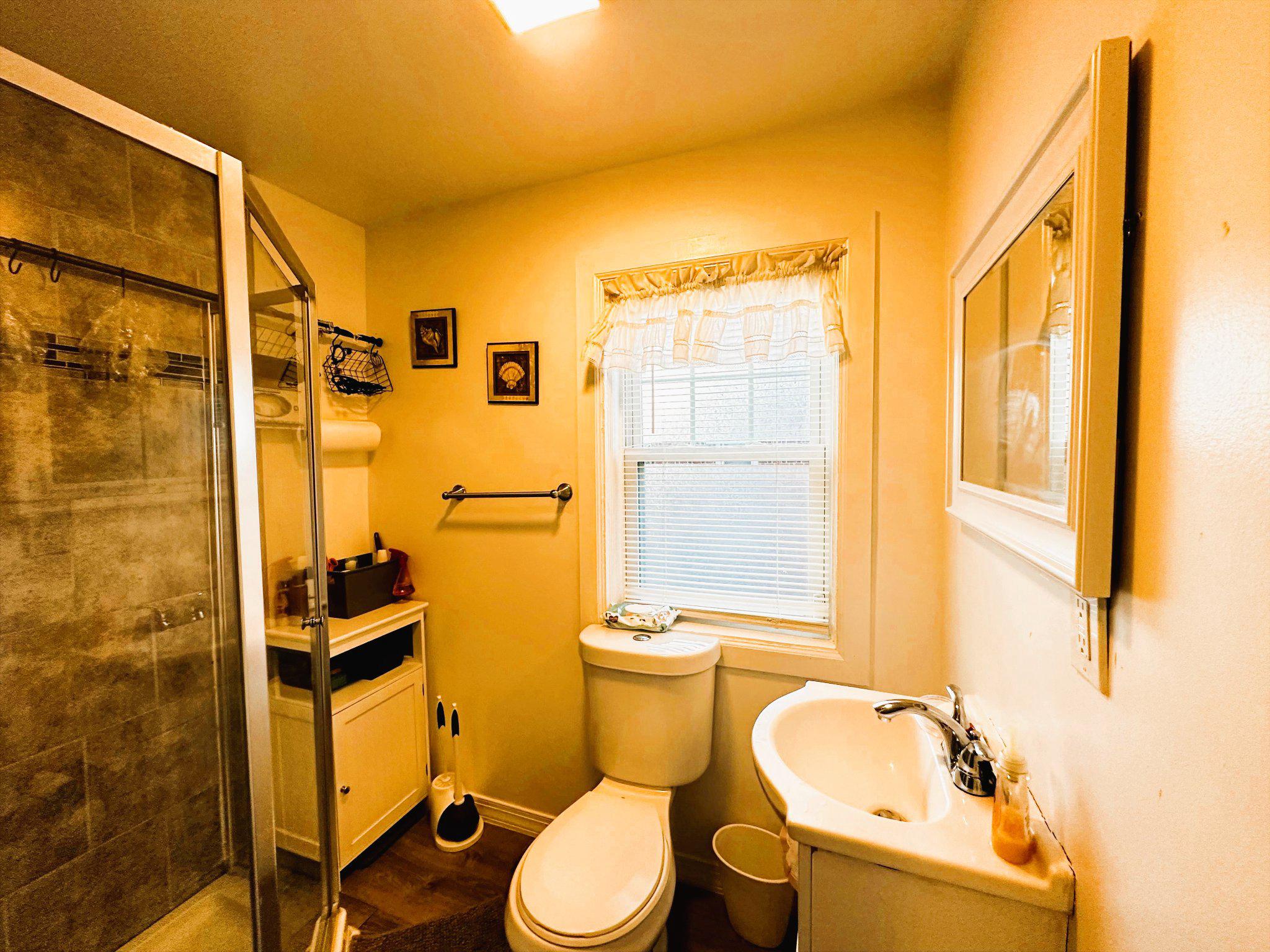 3049 Porter Road Camden, NJ 08104 - Photo 13 of 17 Bright and inviting bathroom.