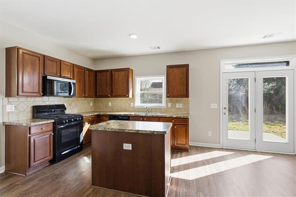 7366 Poppy Way Union City, GA 30291 - Photo 13 of 46