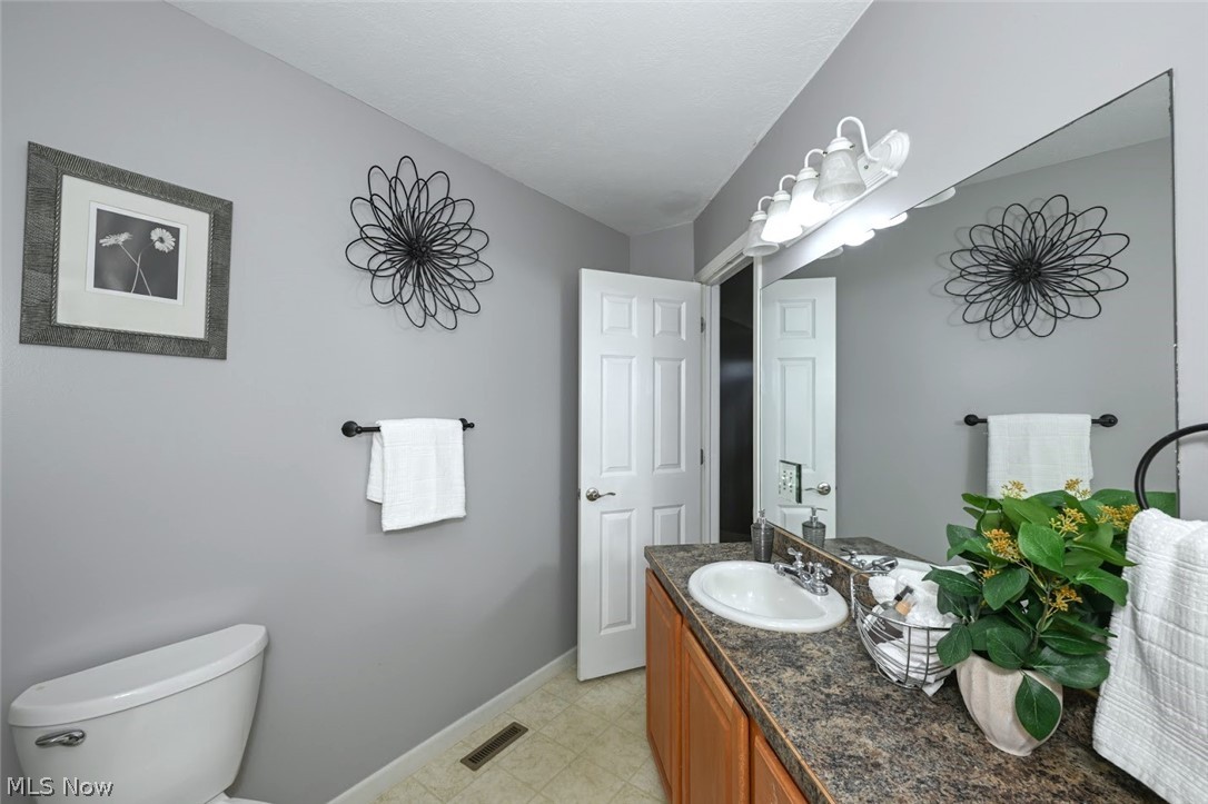 3880 Selnik Road Kent, OH 44240 - Photo 33 of 46 *FULL BATHROOM W/SHOWER & BATHTUB ~
