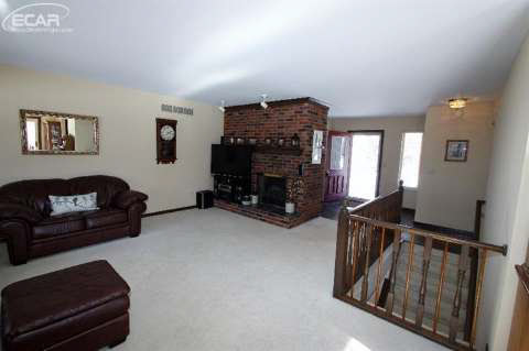 8344 Ridge Road Goodrich, MI 48438 - Photo 6 of 35 20429079-5.JPG