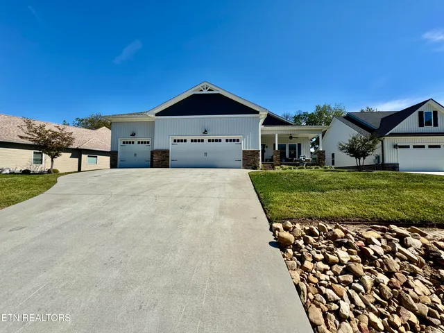 $499,000 | 170 Elokwa Way, Loudon, TN 37774