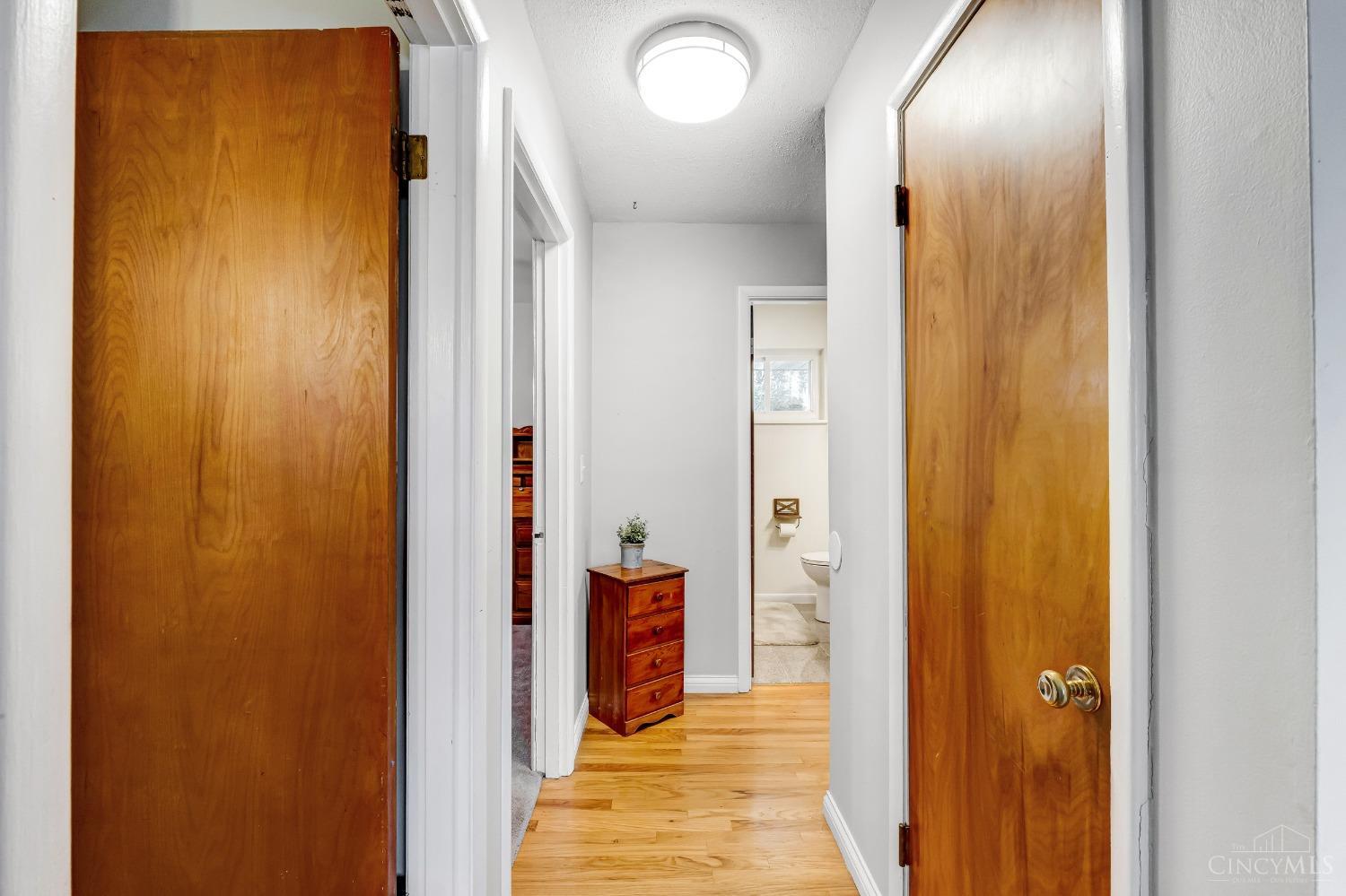 138 Lowland Road Cincinnati, OH 45233 - Photo 14 of 42 Gallery Image 14