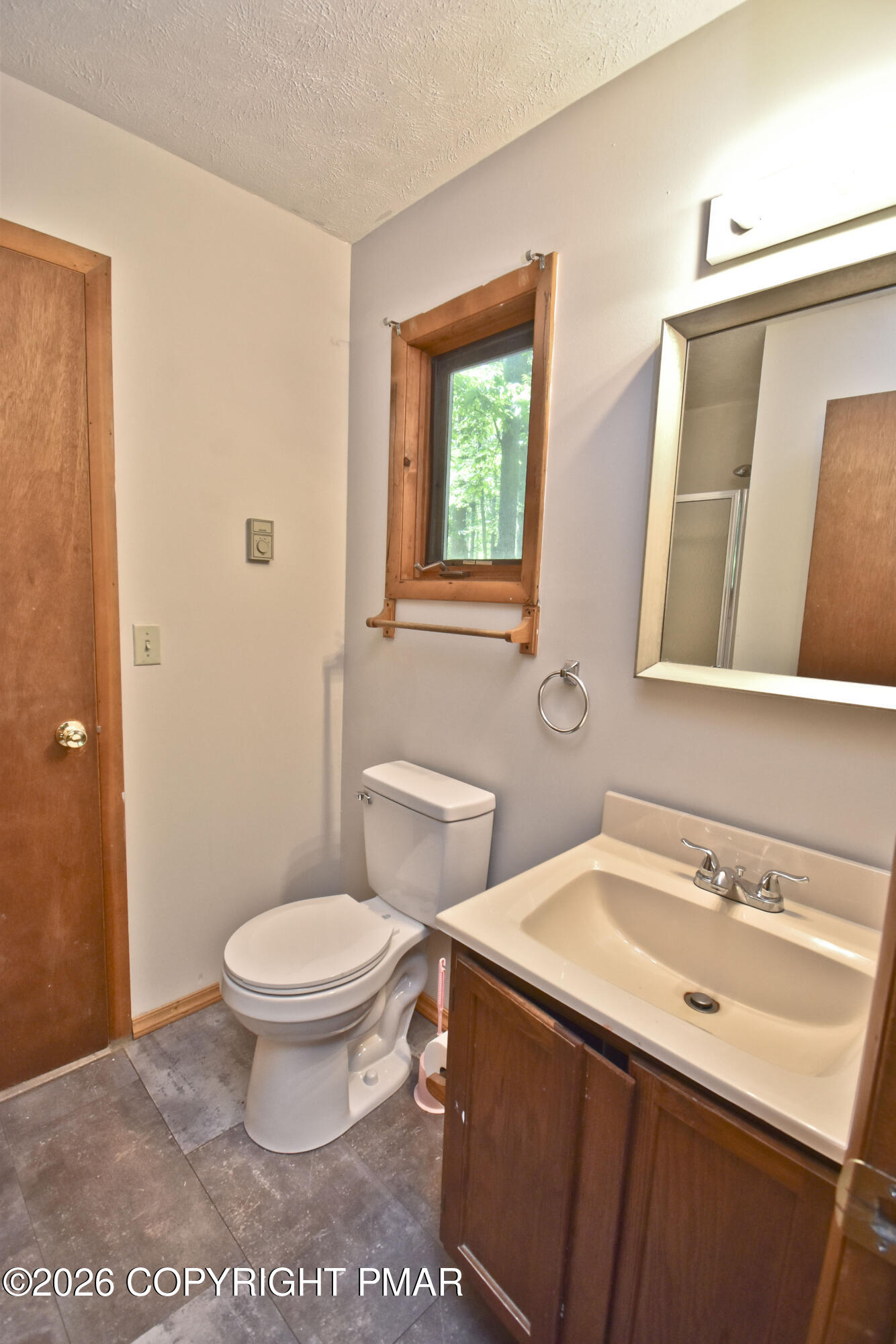 148 Manchester Drive Bushkill, PA 18324 - Photo 15 of 35 5 Bath