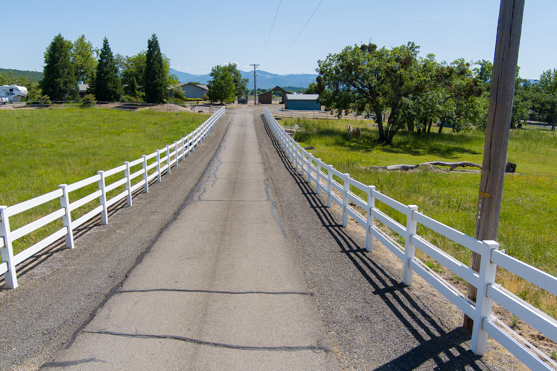 2872 Coker Butte Road Medford, OR 97504 - Photo 56 of 59 055