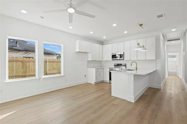 $1,800 | 2221 Hooper Street, Dallas, TX 75215