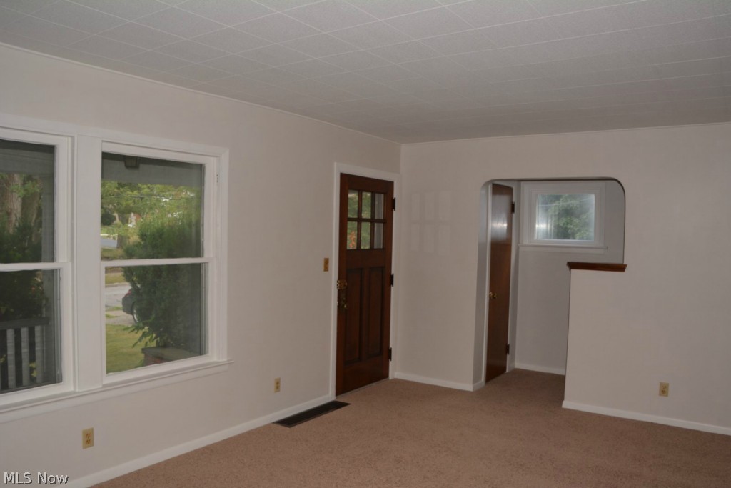 4313 Neville Road Cleveland, OH 44121 - Photo 8 of 20