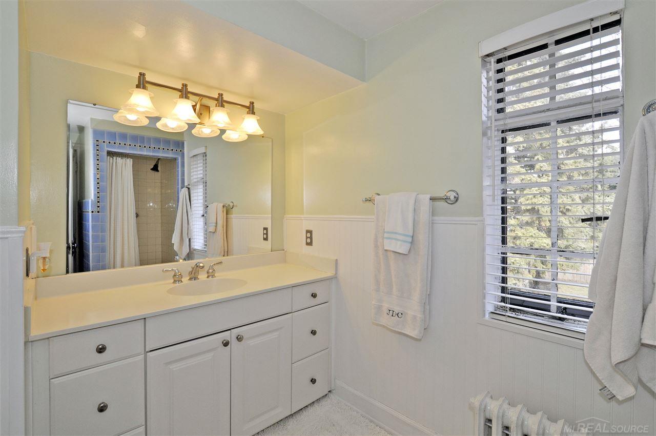 264 Lewiston Road Grosse Pointe Farms, MI 48236 - Photo 28 of 40