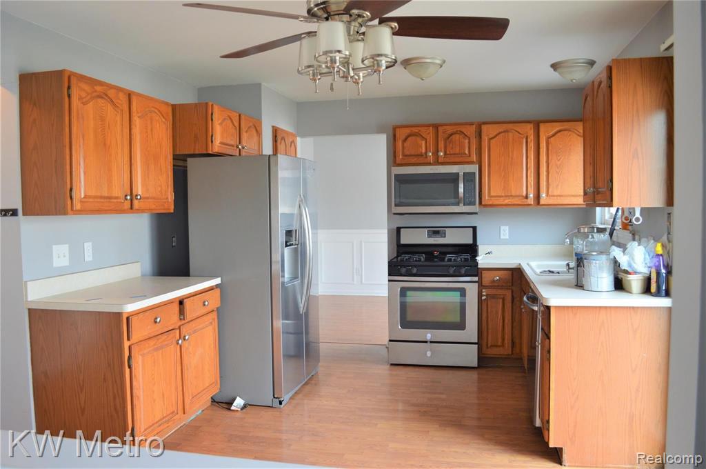 26827 Antique Road Woodhaven, MI 48183 - Photo 9 of 26