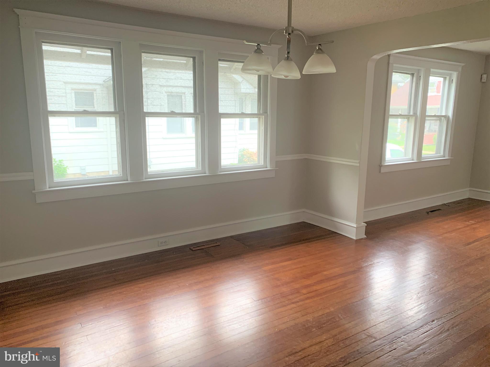 139 Spring Street Woodbury, NJ 08096 - Photo 10 of 36 dining room