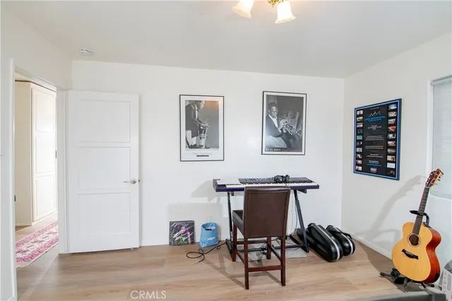 $4,400 | 14650 Valerio Street, Van Nuys, CA 91405