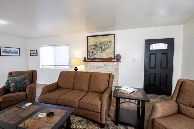 $4,400 | 14650 Valerio Street, Van Nuys, CA 91405