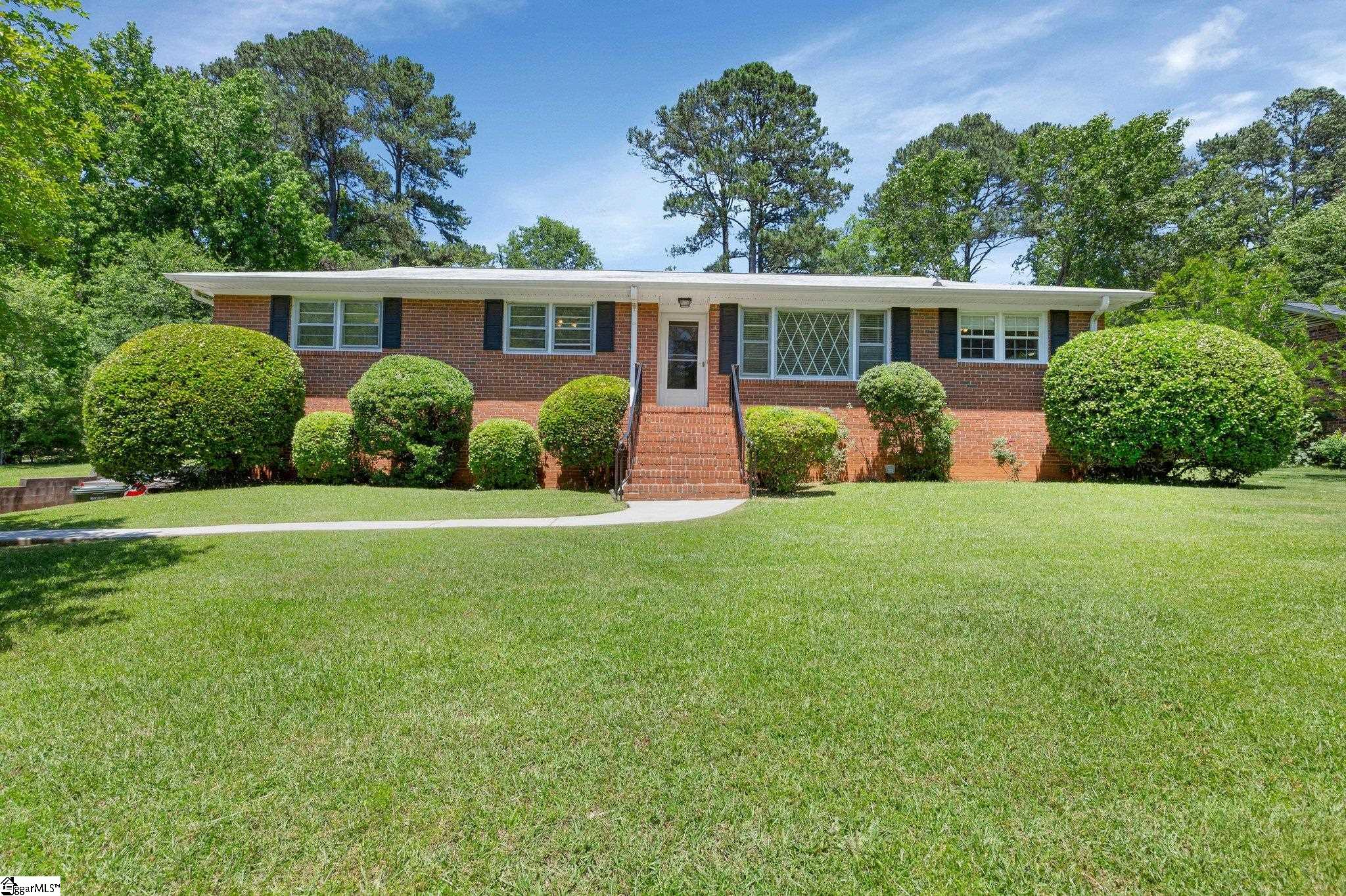 12 Longmeadow Road Taylors, SC 29687 - Photo 1 of 39 Gallery Image 1