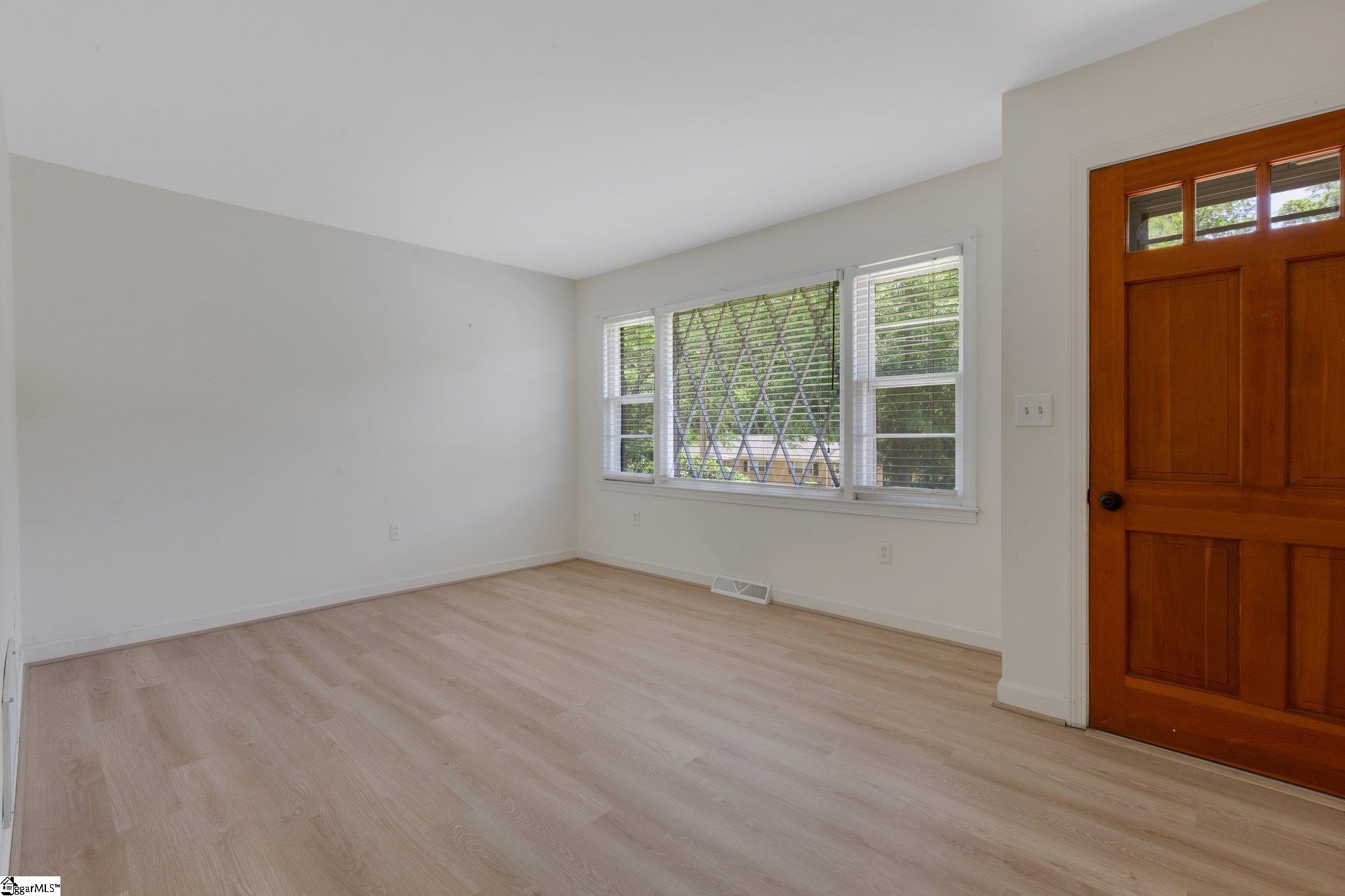 12 Longmeadow Road Taylors, SC 29687 - Photo 11 of 39 Gallery Image 11