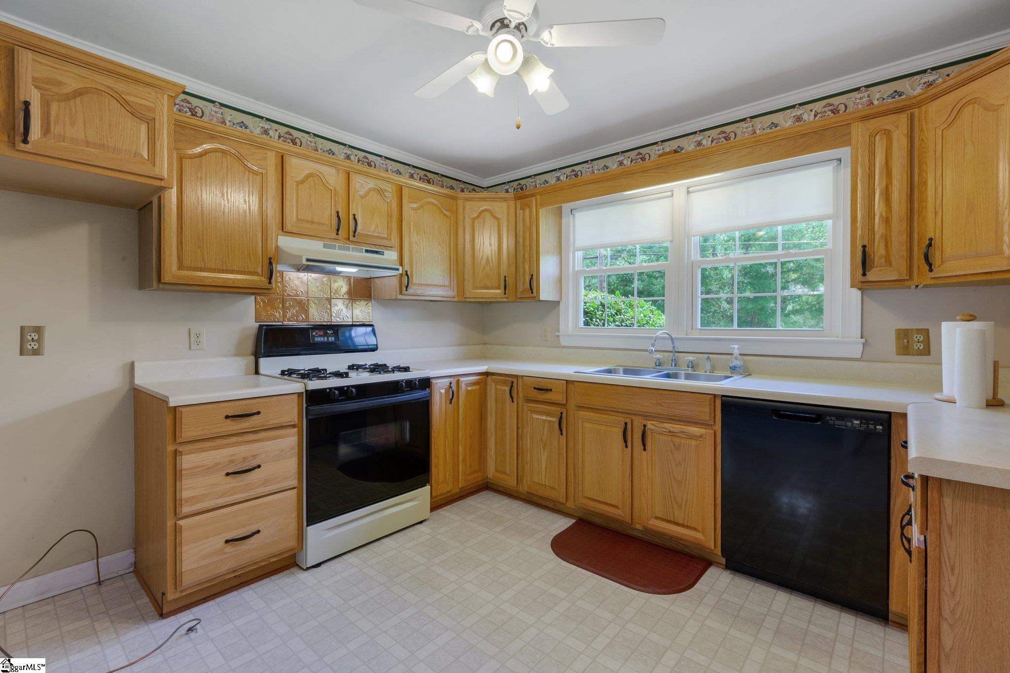12 Longmeadow Road Taylors, SC 29687 - Photo 13 of 39 Gallery Image 13