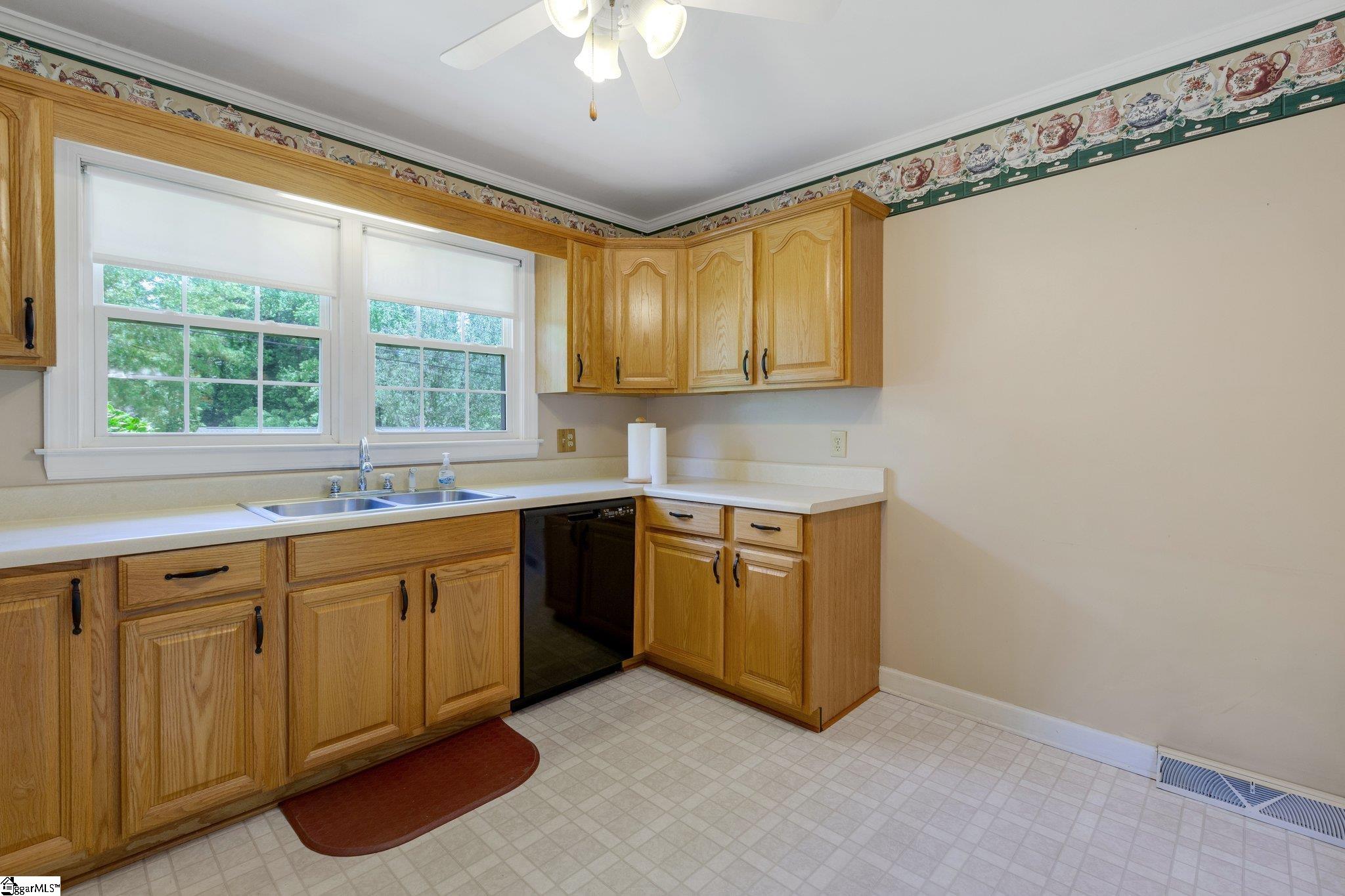 12 Longmeadow Road Taylors, SC 29687 - Photo 14 of 39 Gallery Image 14