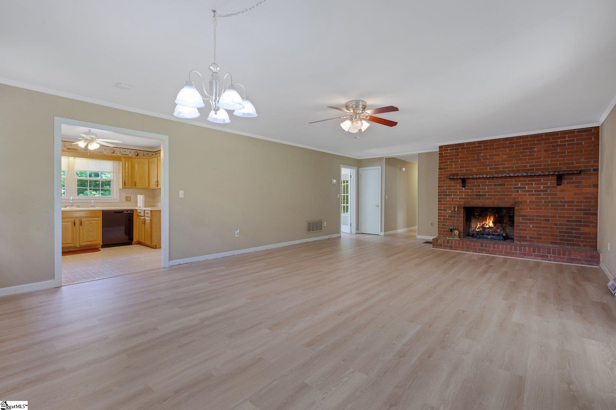 12 Longmeadow Road Taylors, SC 29687 - Photo 6 of 39 Gallery Image 6