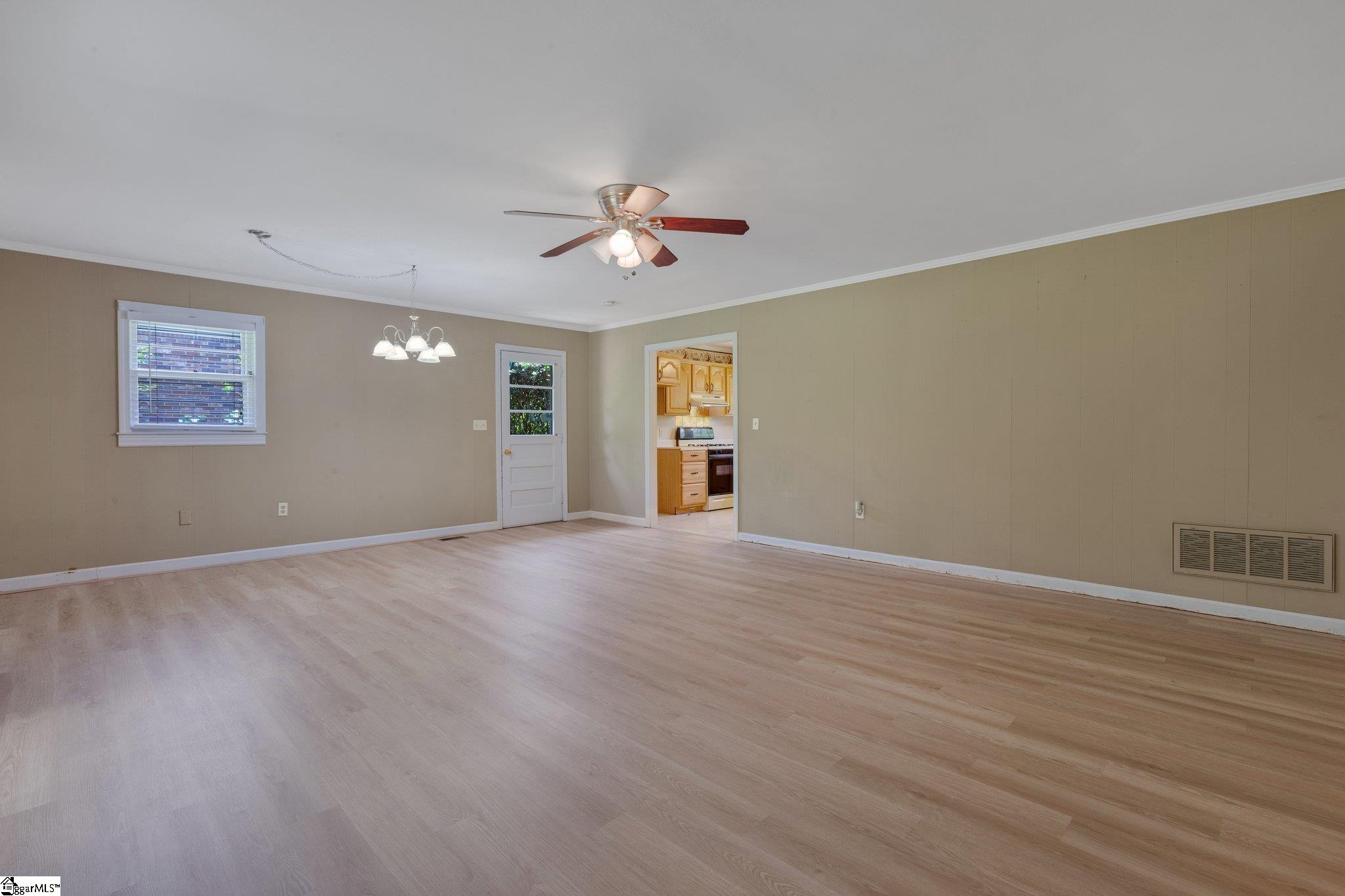 12 Longmeadow Road Taylors, SC 29687 - Photo 8 of 39 Gallery Image 8